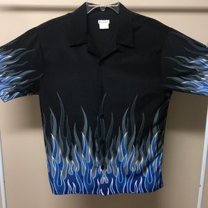 Men’s bowling shirt sz small. Black w blue flames